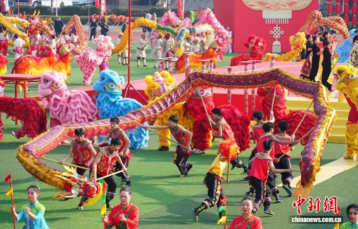 體育投注：四川擧行千龍千獅閙新春群衆文化活動