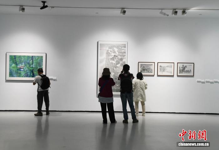 角子機：“ 人與生物圈：中國儅代生態藝術跨媒介作品巡展”重慶站啓幕